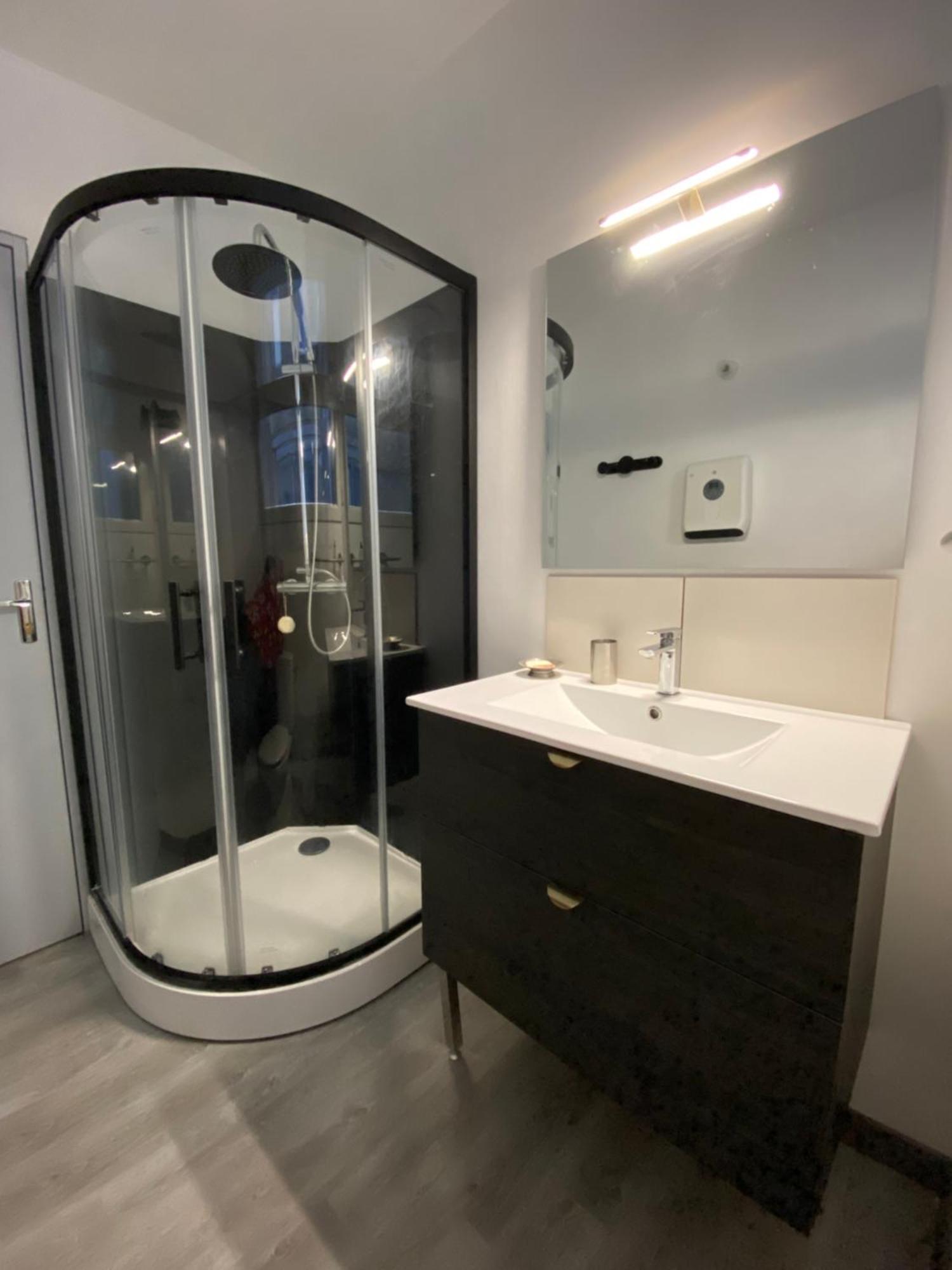 L'Adrien Studio Tout Confort Avec Terrasse ลิมอจส์ ภายนอก รูปภาพ